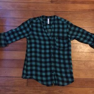 Green/Black Plaid Button-up Blouse